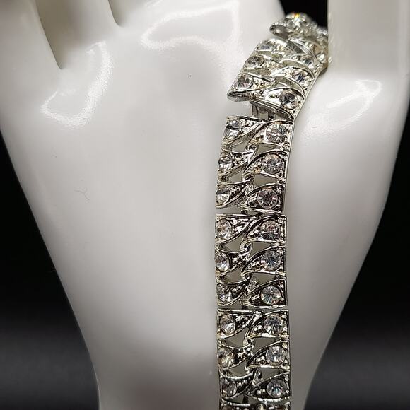 Vintage Clear Rhinestone Bracelet Silver Tone Link Design 1950s 7.25 Inch - Picture 3 of 10